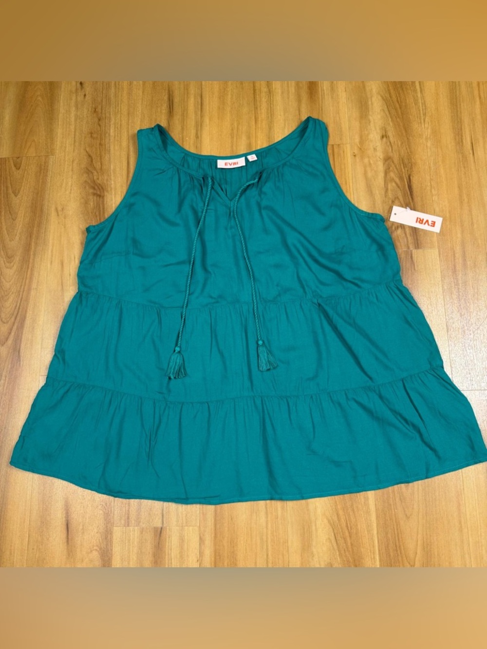 Evri Green Tiered Blouse Womens 1X Sleeveless Boho Tassel‎ Rayon Flowy Top - Picture 2 of 10